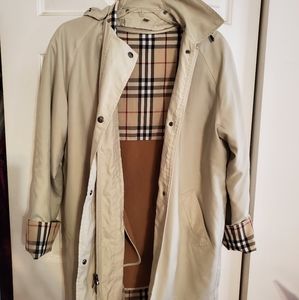 Burberry Jacket with zip out lining. US Size 6